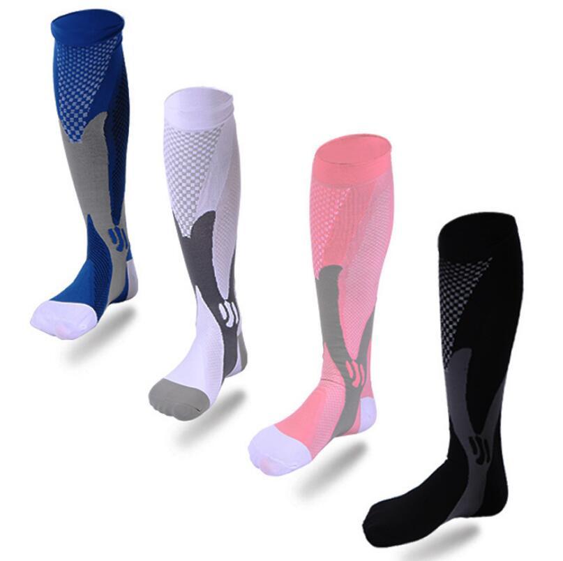 Chaussettes de compression pour hommes et femmes, coupe athlétique graduée idéale pour la course, les voyages, l'endurance, la circulation et la récupération.