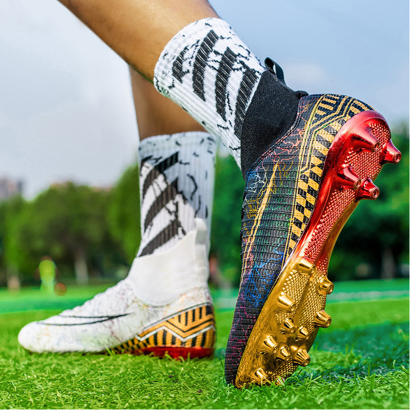 Zapatos de fútbol de caña alta con suela dorada para entrenamiento, para estudiantes de secundaria, de césped artificial, para hombre